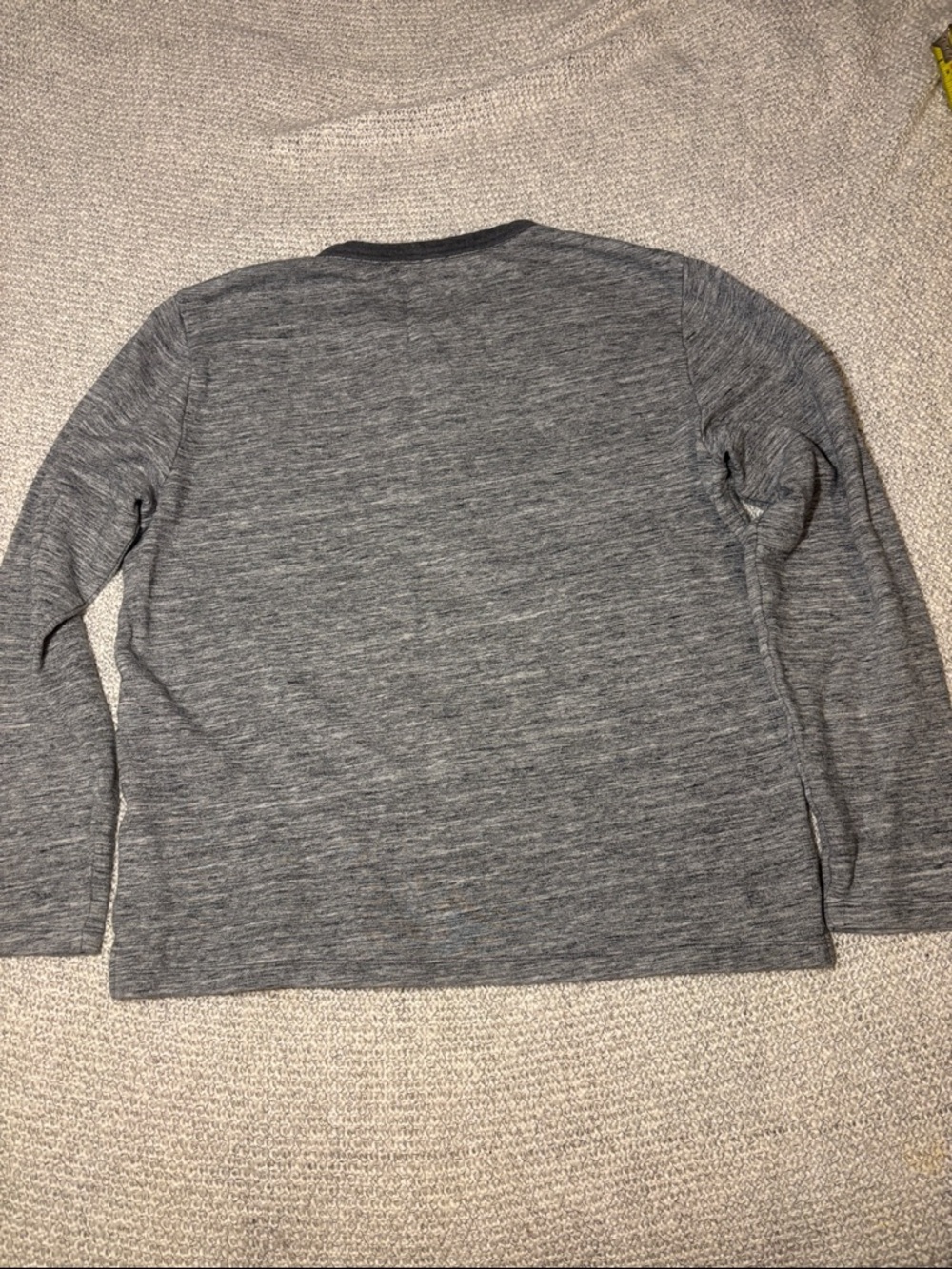 GAP Men's Heather Charcoal Long-Sleeve Henley - Picture 5 of 8